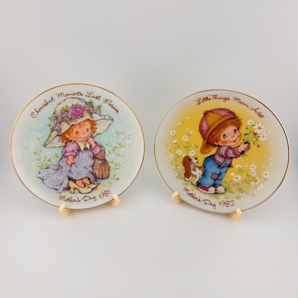 80's Vintage Avon Set of Mother's Day Plates 1981 1982